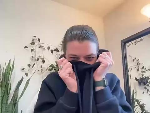 LadyLena1 on StripChat