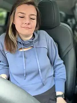 LadyLena1 on StripChat