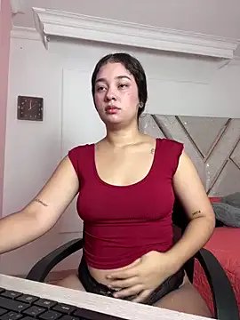 Freechat lana_rousse01 on StripChat