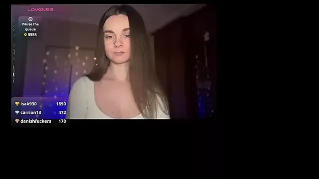lanaloulou on StripChat 