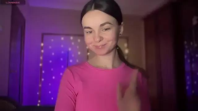 lanaloulou on StripChat 