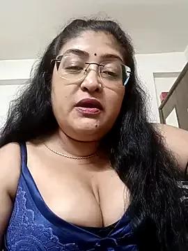 Freechat LAVERNIYA_ on StripChat