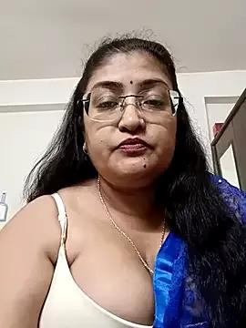 Freechat LAVERNIYA_ on StripChat