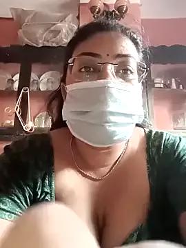 Freechat LAVERNIYA_ on StripChat