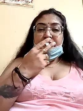 Freechat LAVERNIYA_ on StripChat