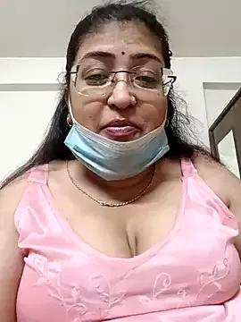 Freechat LAVERNIYA_ on StripChat