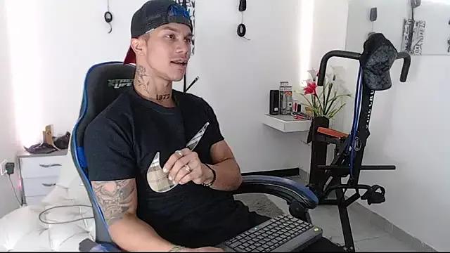 Leonard_Price on StripChat 