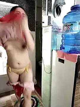 leotina on StripChat 