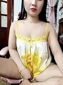 leotina on StripChat 