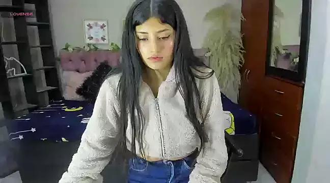 Lia_Keen on StripChat 