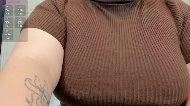Lilith_Hillss on StripChat 