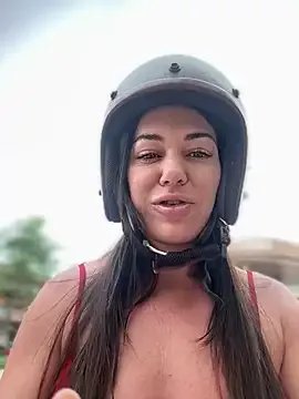 Freechat LilliThelo on StripChat