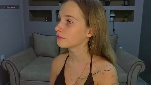 Freechat LinaCristonsen on StripChat