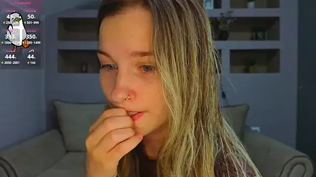 Freechat LinaCristonsen on StripChat