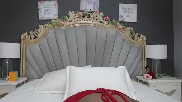 LindaBird on StripChat 