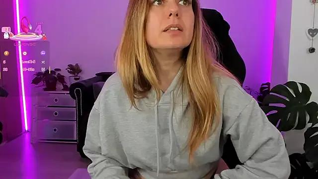 Freechat LindaWhite_ on StripChat