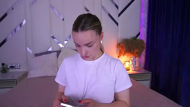 LindsieGreyy on StripChat 
