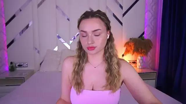 LindsieGreyy on StripChat 