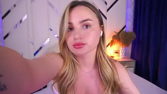 LindsieGreyy on StripChat 