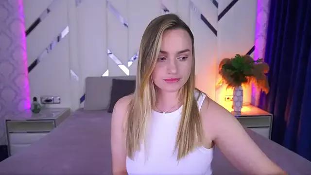 LindsieGreyy on StripChat 