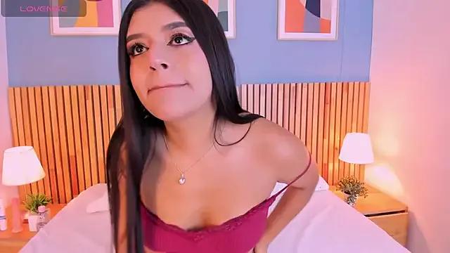 LissaSaenz on StripChat 