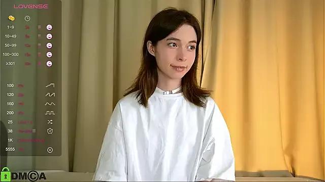 LittleOriana on StripChat 