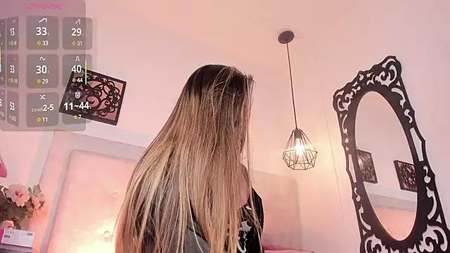 Lola_Blondie on StripChat 