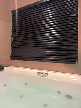 Private loolla_23 on StripChat