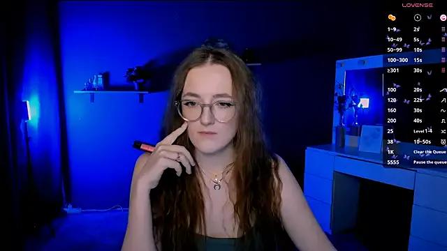 luna_berryy on StripChat 