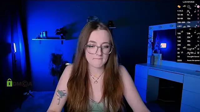 luna_berryy on StripChat 