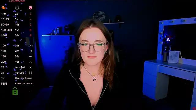 luna_berryy on StripChat 