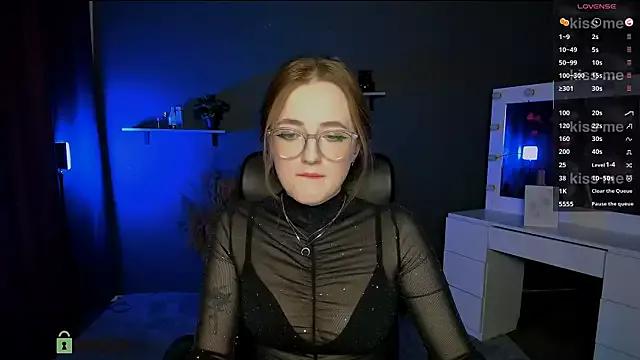 luna_berryy on StripChat 