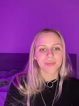 lunawolf21 on StripChat