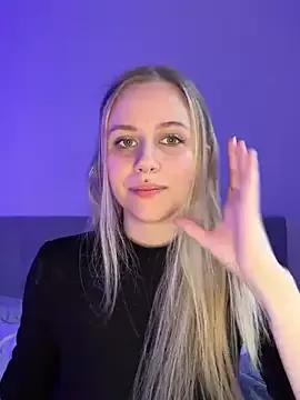 lunawolf21 on StripChat