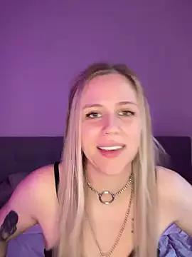 lunawolf21 on StripChat