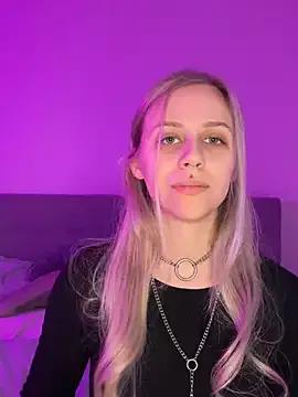 lunawolf21 on StripChat