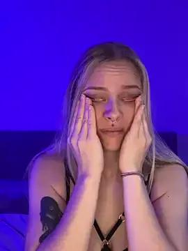 lunawolf21 on StripChat