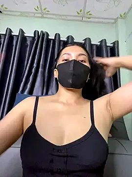 Freechat Ly_Coca24 on StripChat