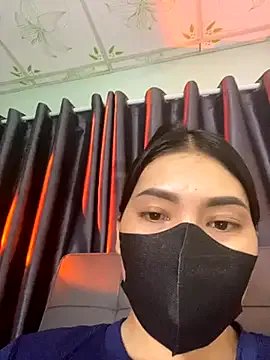 Freechat Ly_Coca24 on StripChat