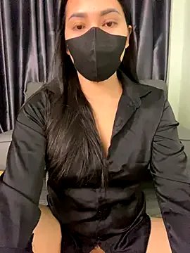 Freechat Ly_Coca24 on StripChat