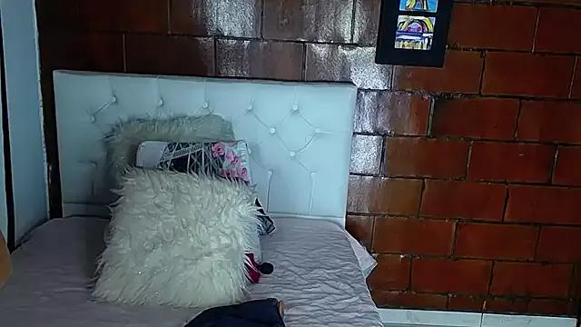 Maira_B on StripChat 