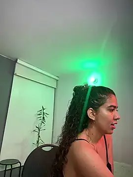 Freechat Maithe_Perroni on StripChat