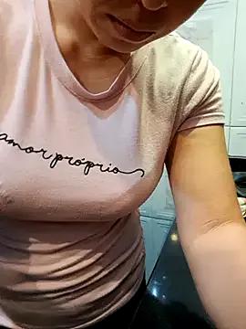 mayhott2 on StripChat 