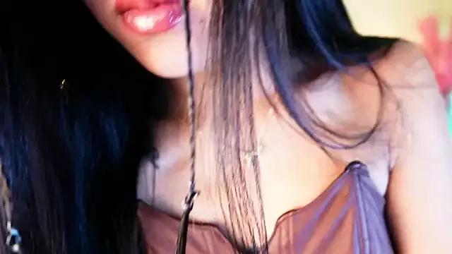 MeganLayne on StripChat 
