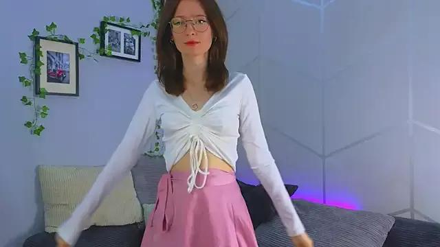 MeltyMona on StripChat 