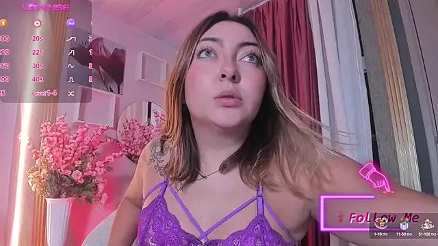 miaawild on StripChat 
