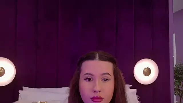 milaleoneli on StripChat 