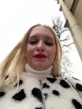 Milkyy_wway on StripChat 