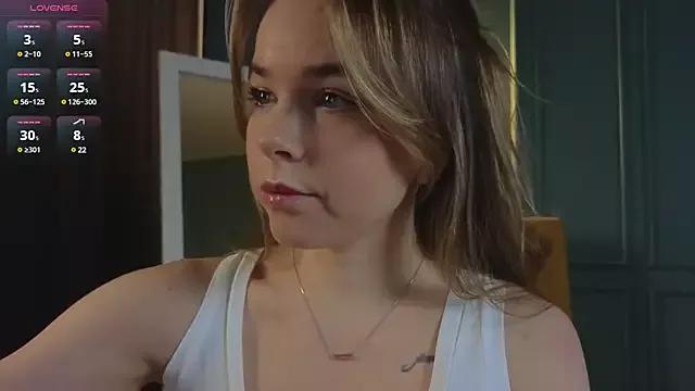 milly_shy on StripChat 