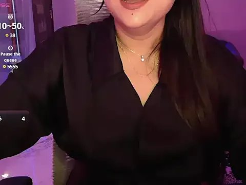 Freechat Mitikaa on StripChat